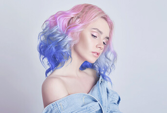 Техніки фарбування волосся з професійною косметикою